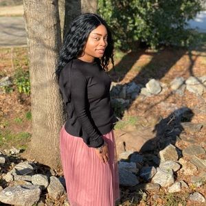 Meet your Posher, Shalesia